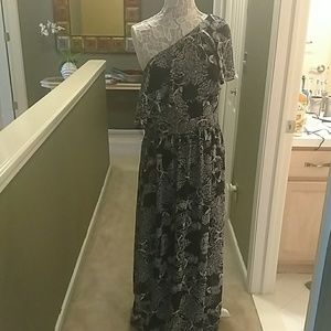 VINCE CAMUTO MAXI DRESS